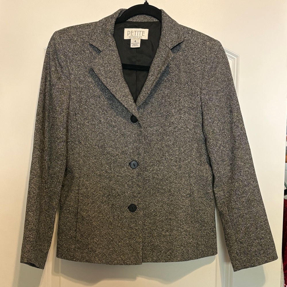 Petite Sophisticate Gray Tweed 3 button Blazer with pockets